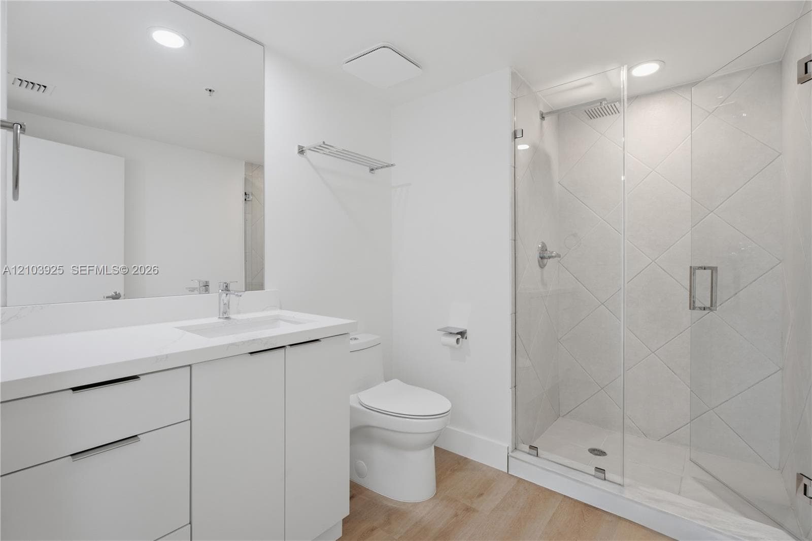 2nd Bathroom