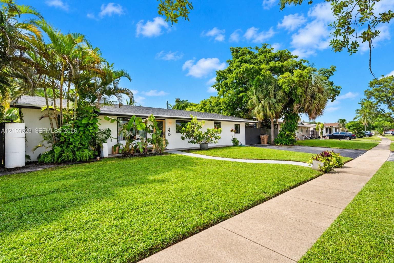 590 NW 38th Pl photo 31