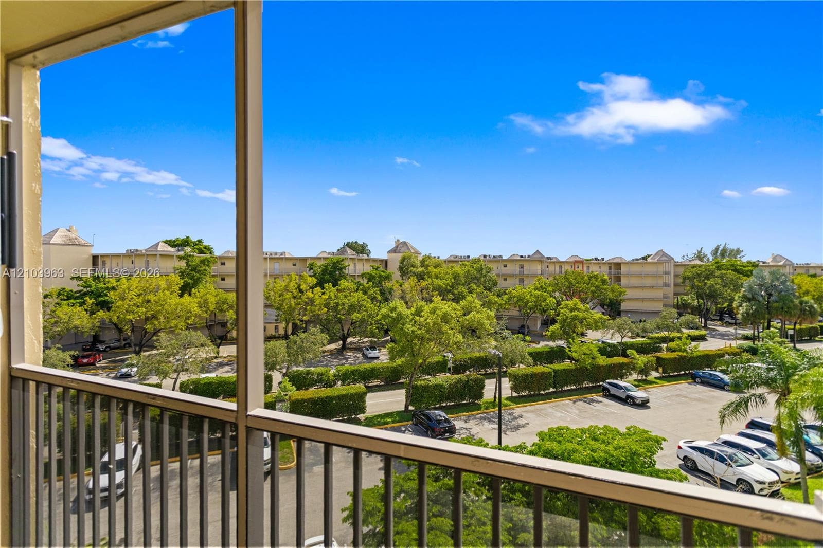 LAS VISTAS AT DORAL CONDO · #502 in Doral - Photo 8