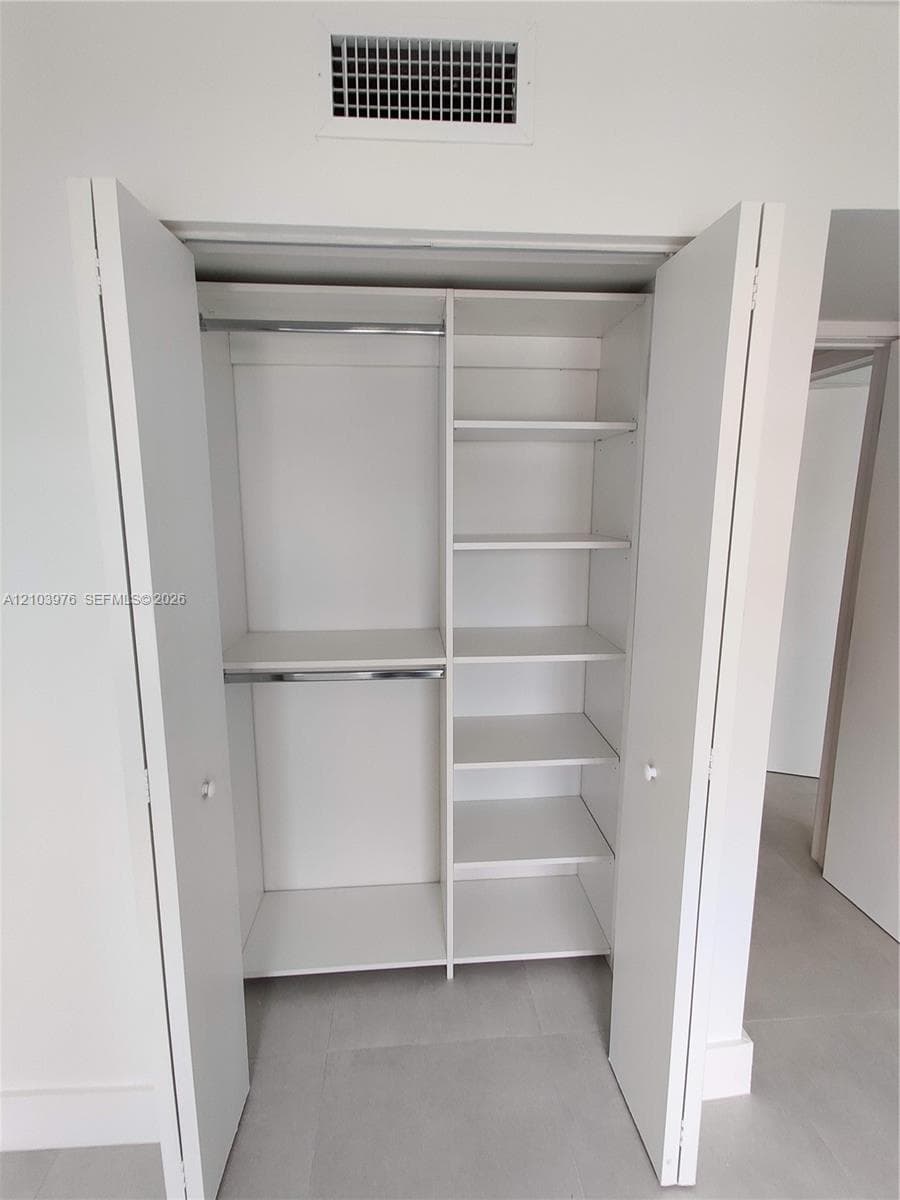 ENCLAVE SHORES CONDO · #23 in North Miami Beach - Photo 17