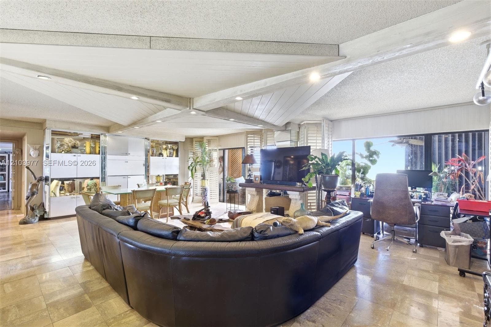 CRICKET CLUB CONDO · #1505 in Miami - Photo 8