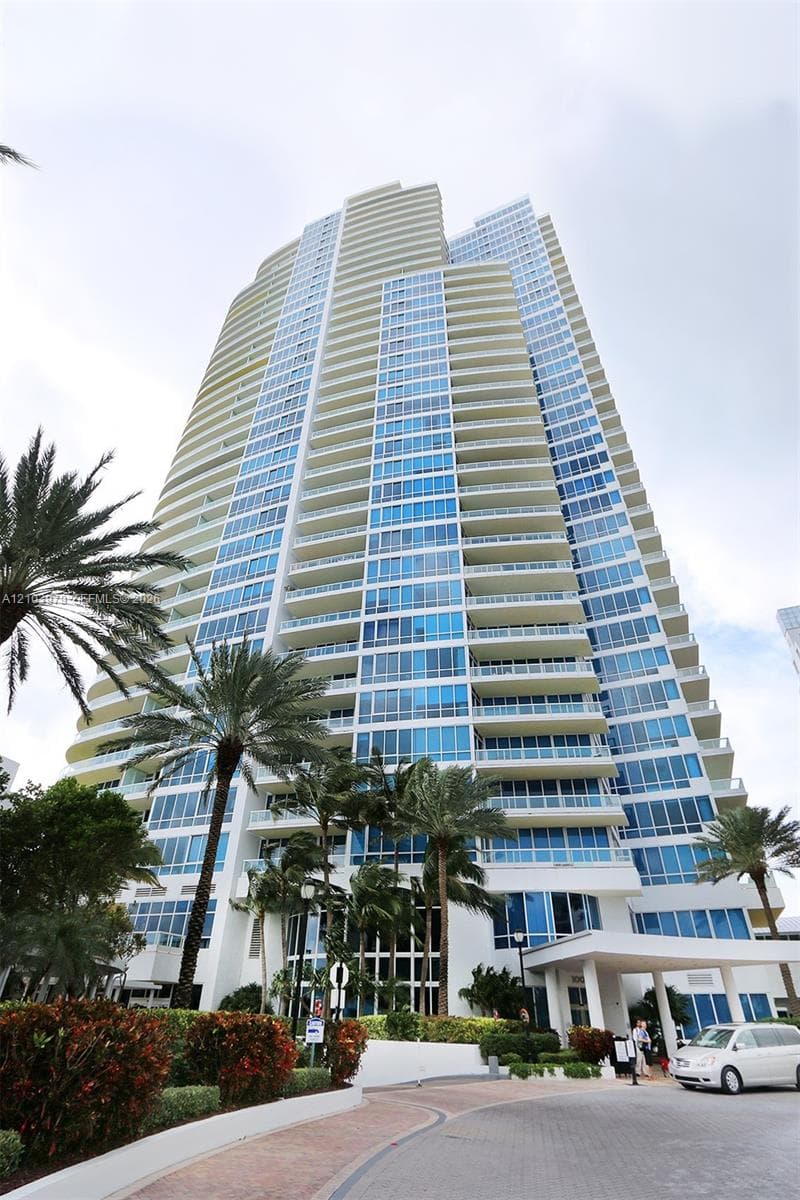 Continuum North · #2205 in Miami Beach - Photo 31
