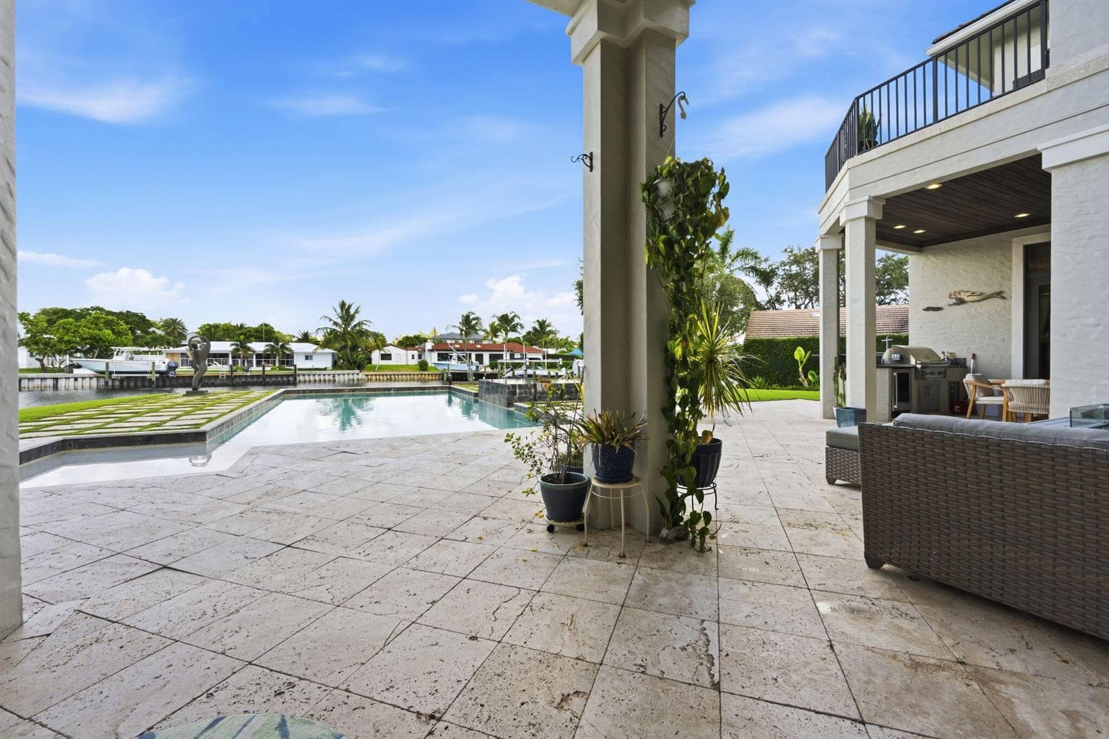 COVERED LANAI