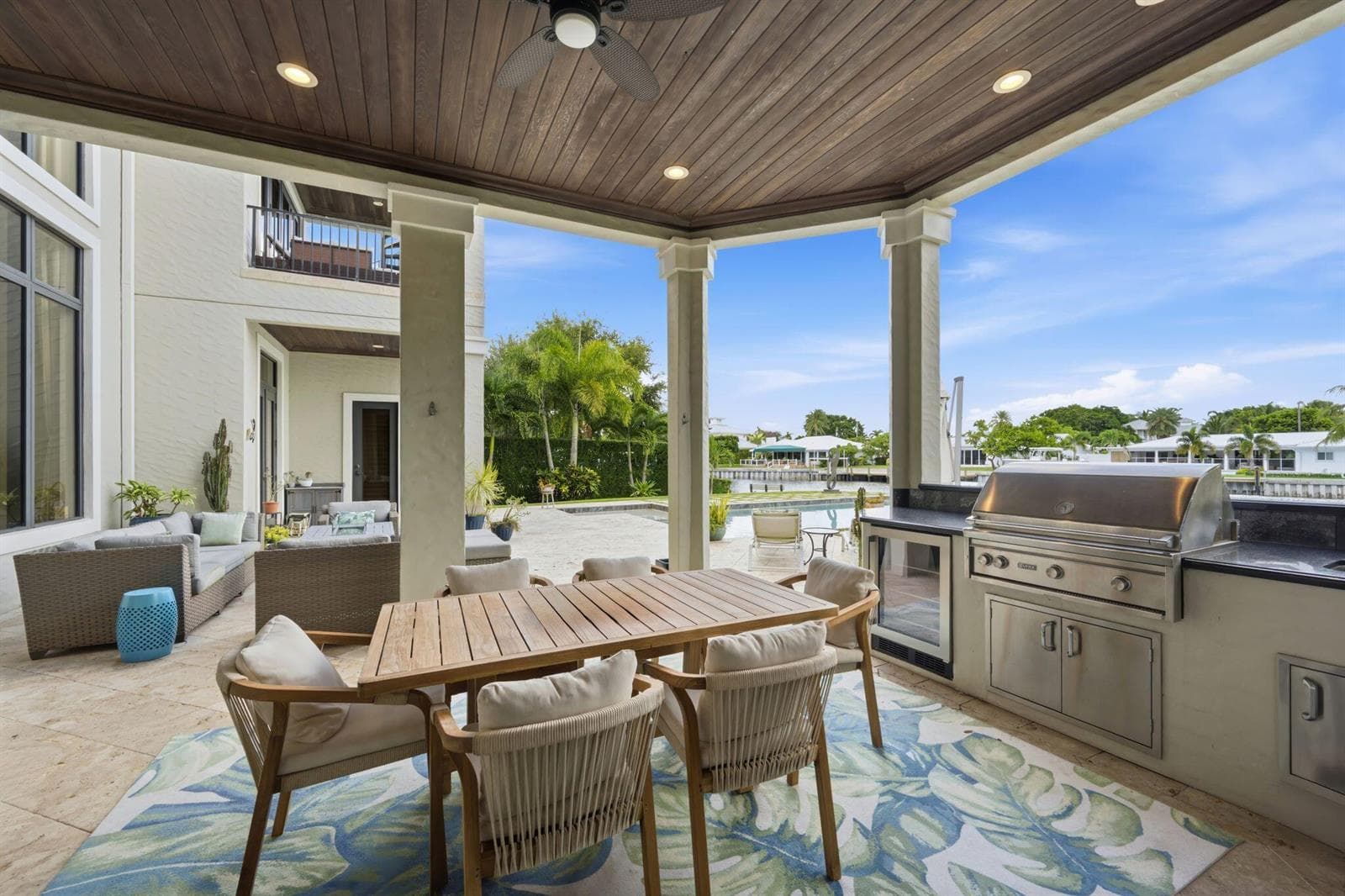 SUMMER KITCHEN
