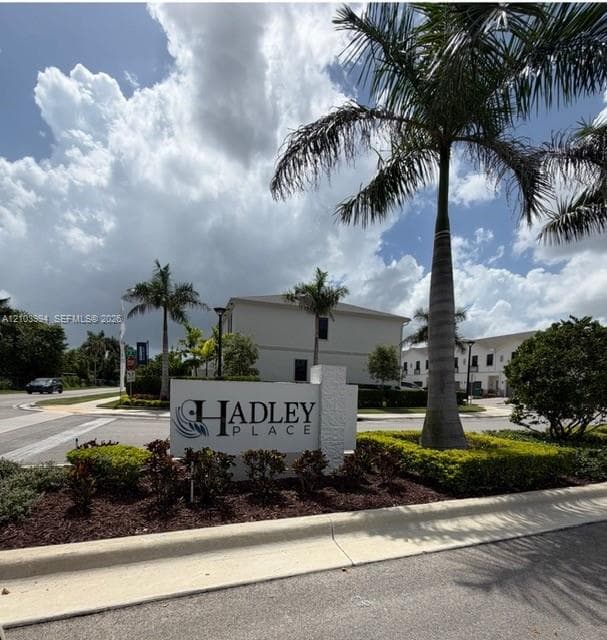 1232 SW 8th Ct #1232 photo 2