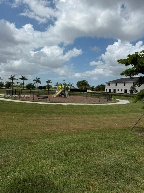1232 SW 8th Ct #1232 photo 4