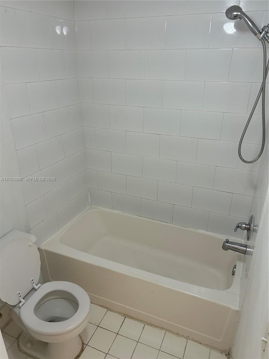 VILLA RUSTICA I CONDO · #104 in Hialeah - Photo 6
