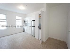 EMILY CONDO · #208 in Miami Beach - Photo 2