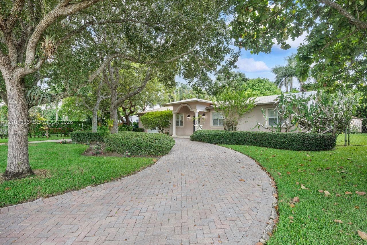 Front Right Yard