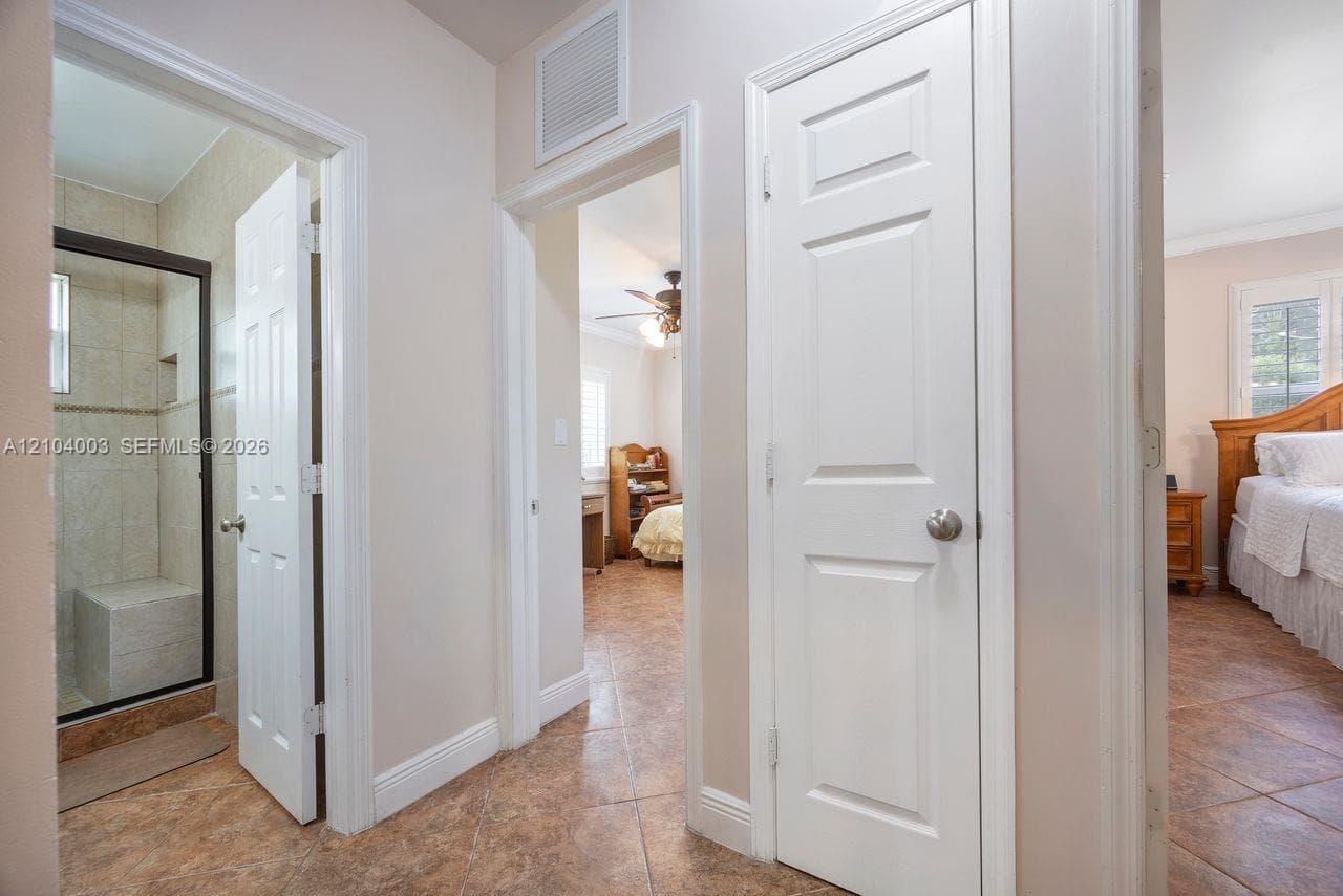 Hallway to Bedrooms & Baths
