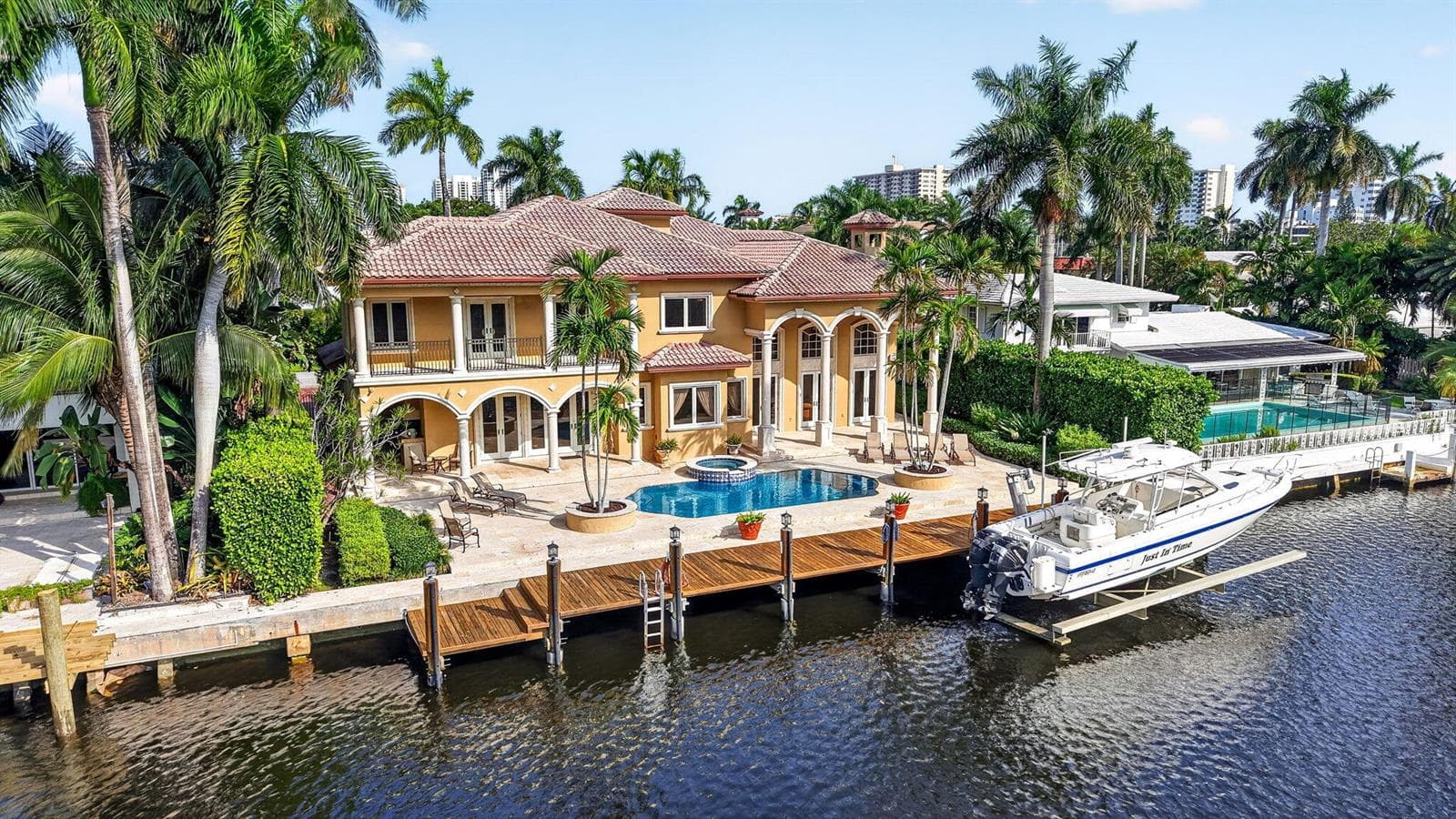 161_Aerial_Rear_Exterior_and_Dock