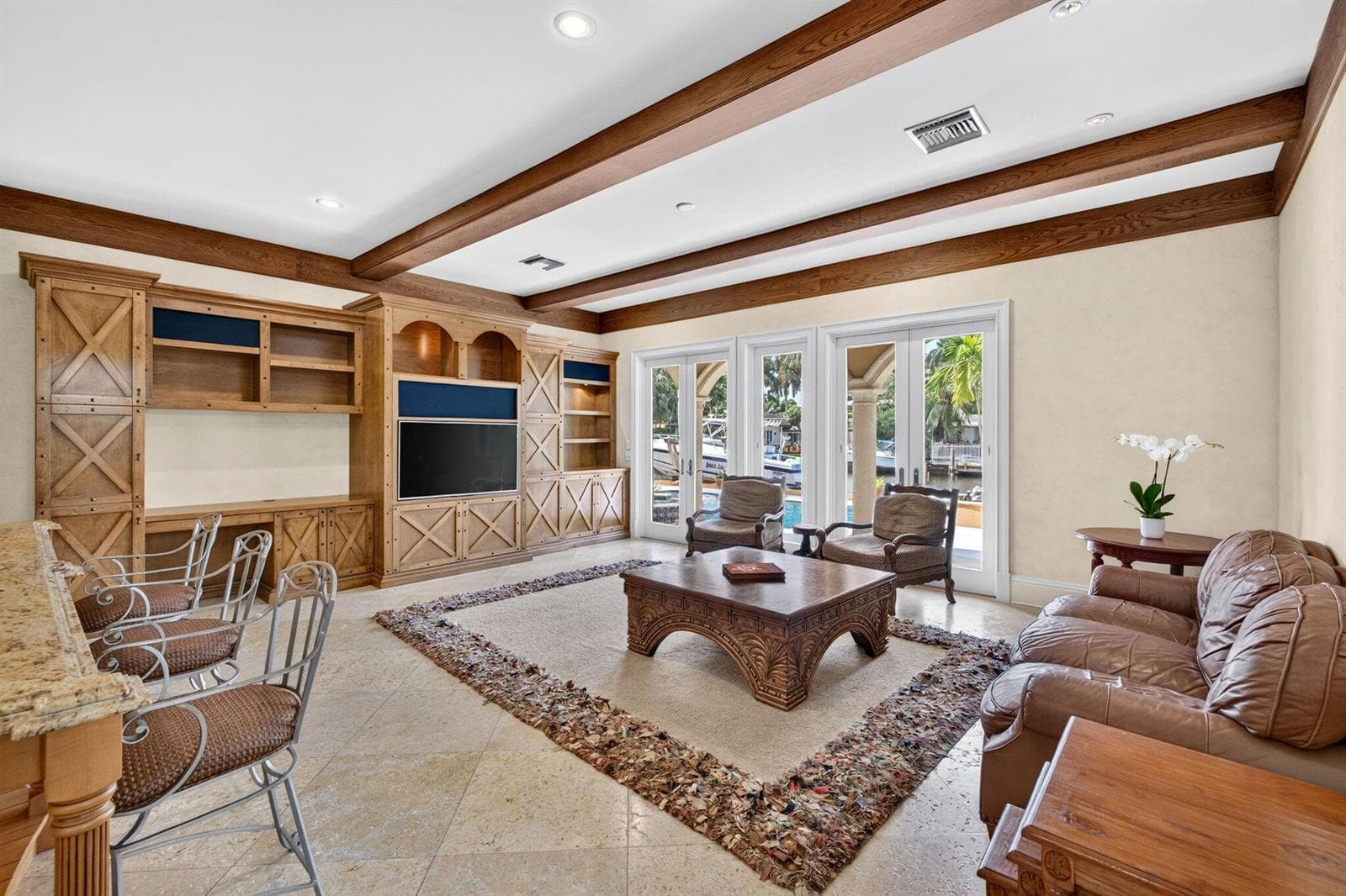 037_Family_Room