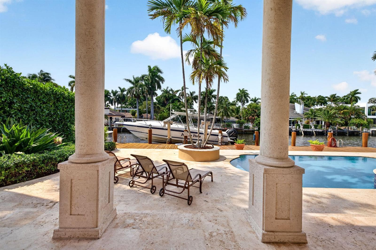 128_Covered_Terrace_and_Pool