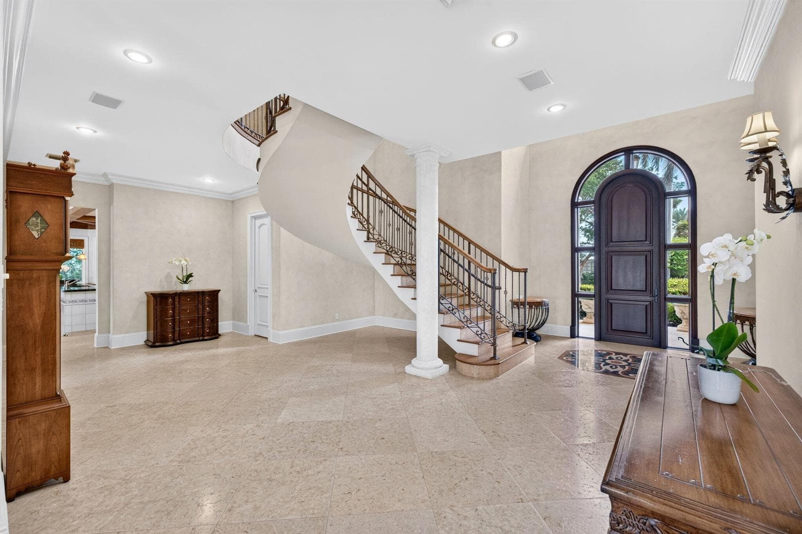 030_Foyer_and_Staircase