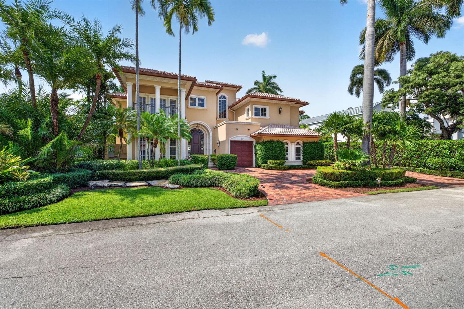 001_Front_Exterior_and_Driveway