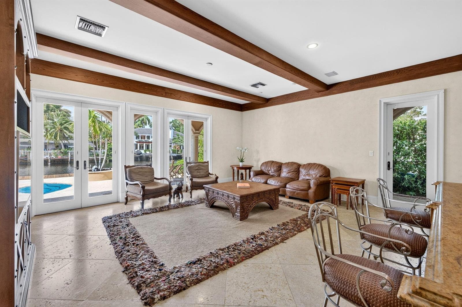 035_Family_Room