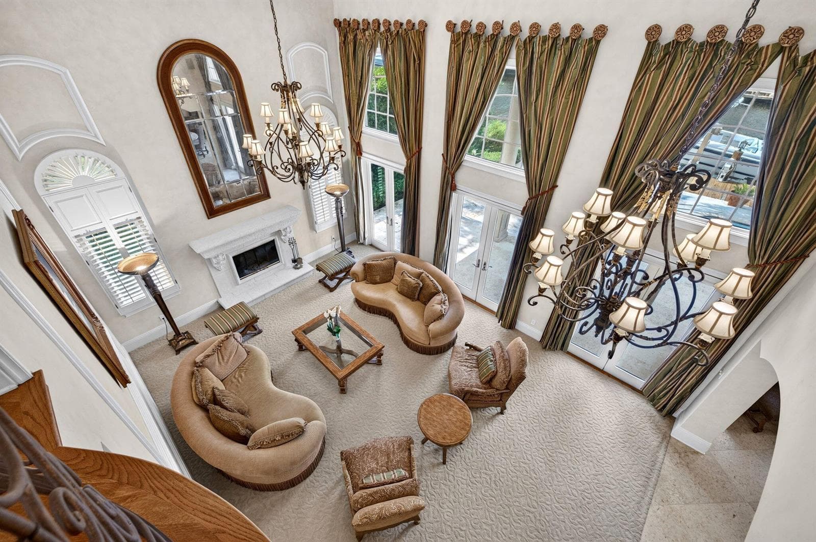 060_Living_Room_View_from_Upper_Landing