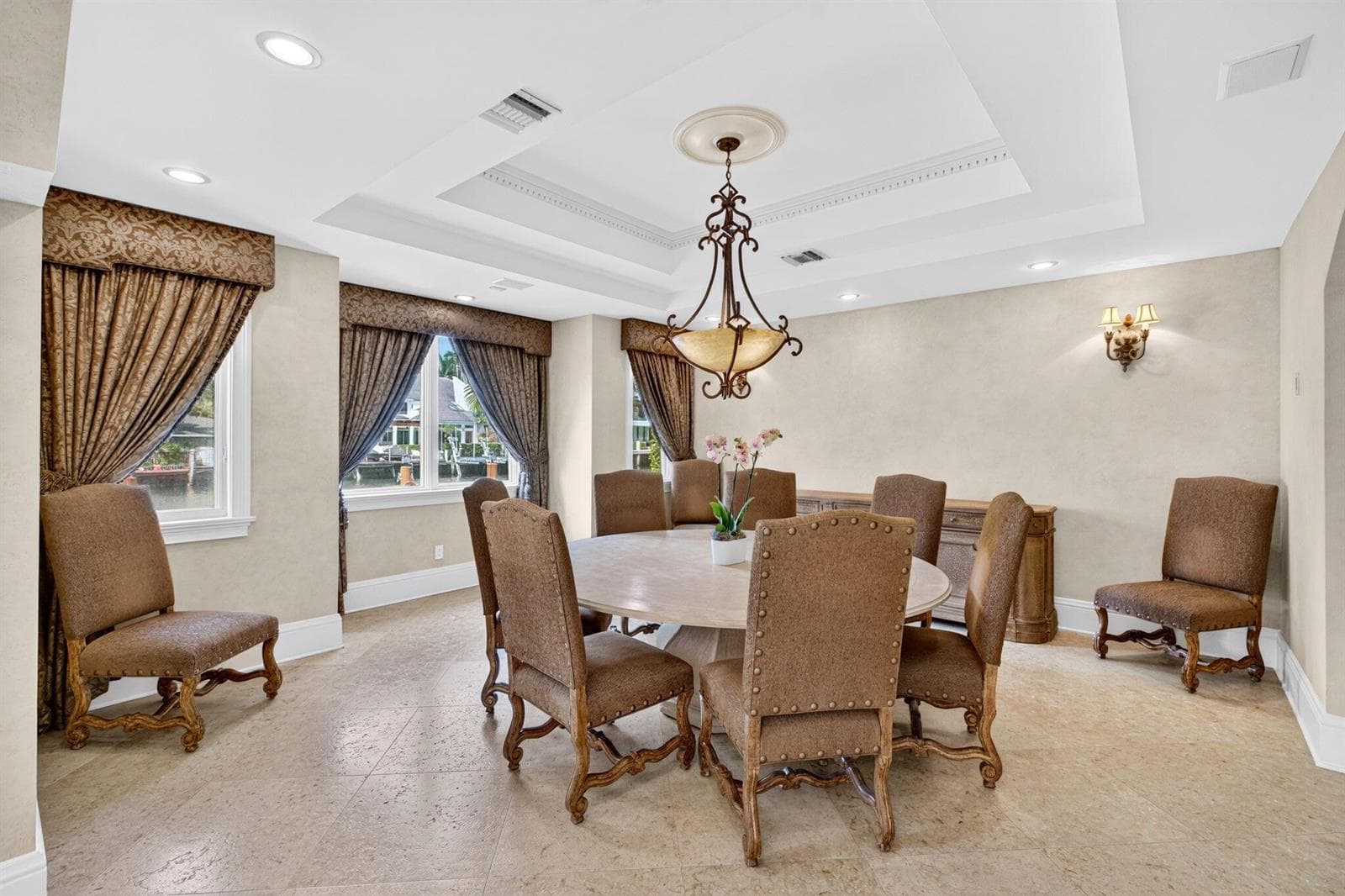 023_Formal_Dining_Room
