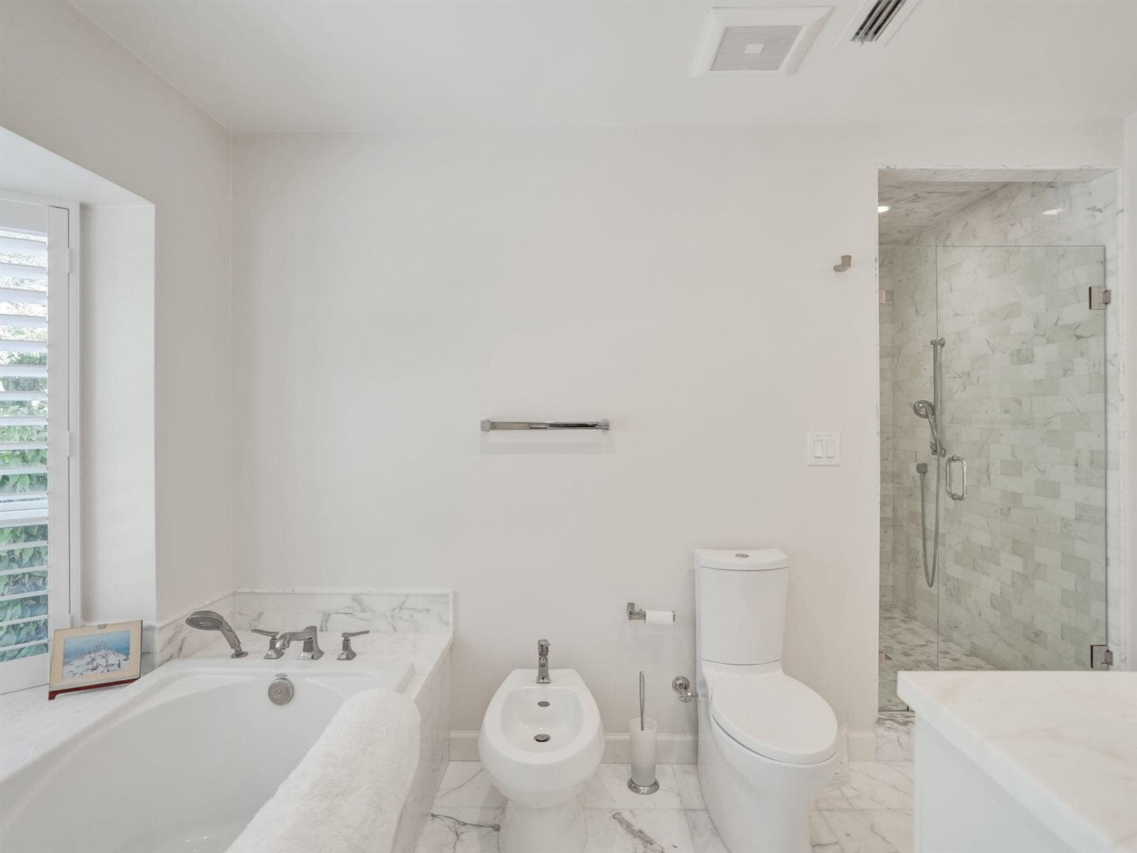Seperate Bidet