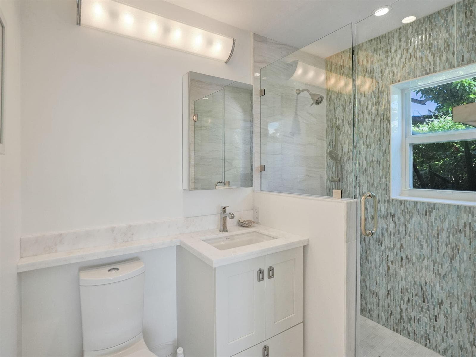2nd Bathroom