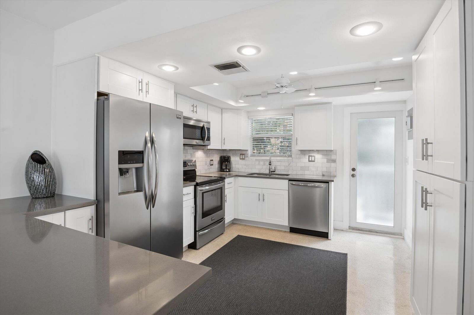 07-Carbonara-609 Bayshore Dr #6-7
