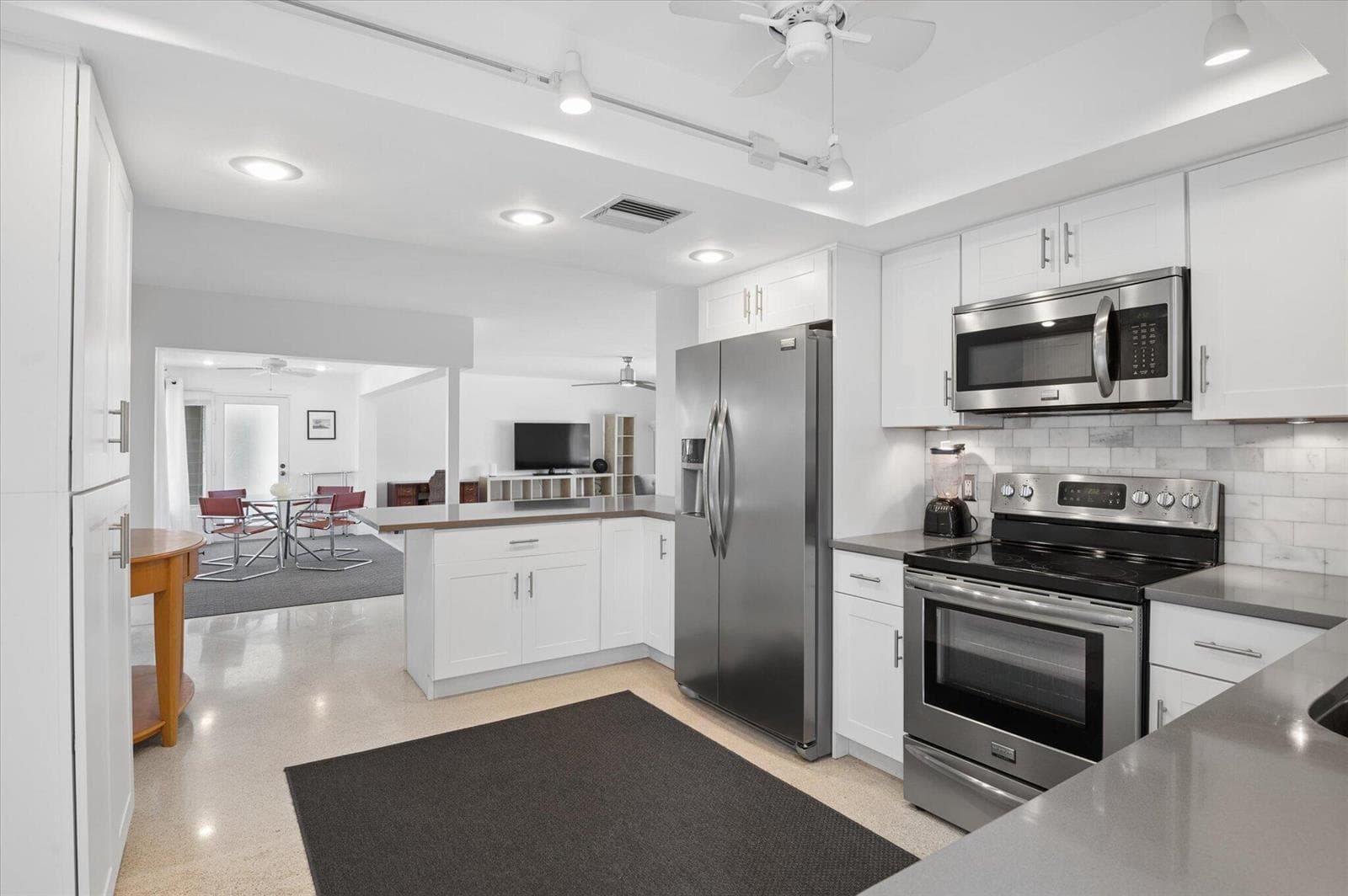 08-Carbonara-609 Bayshore Dr #6-8