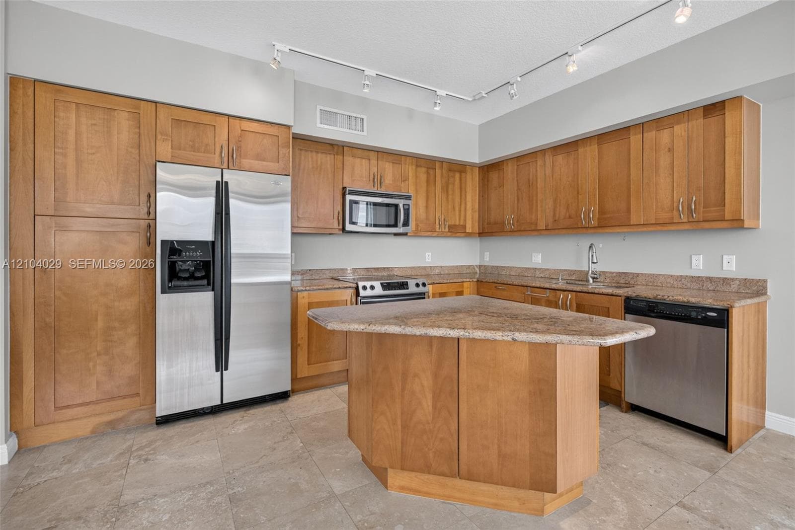 Duo · #2303W in Hallandale Beach - Photo 12