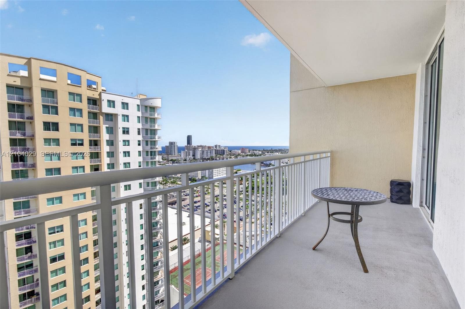 Duo · #2303W in Hallandale Beach - Photo 36
