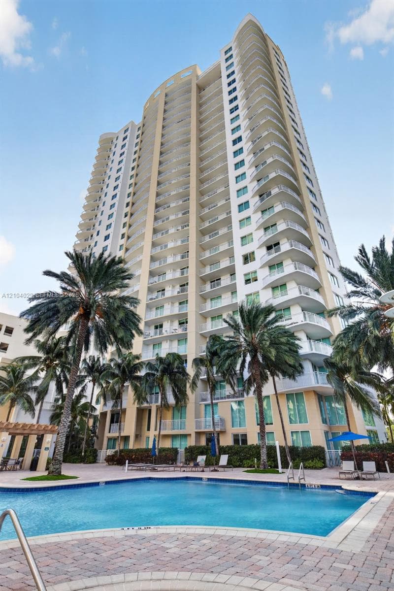 Duo · #2303W in Hallandale Beach - Photo 1