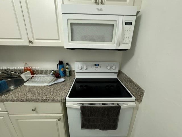 AVANT GARDE CONDO · #1203 in Hallandale Beach - Photo 13