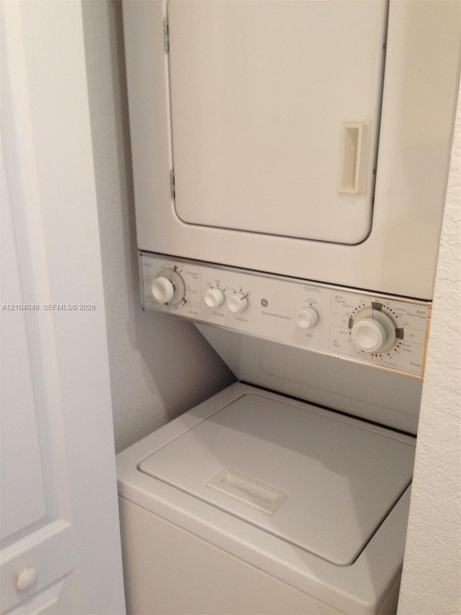 VALENCIA CONDO · #654 in South Miami - Photo 15