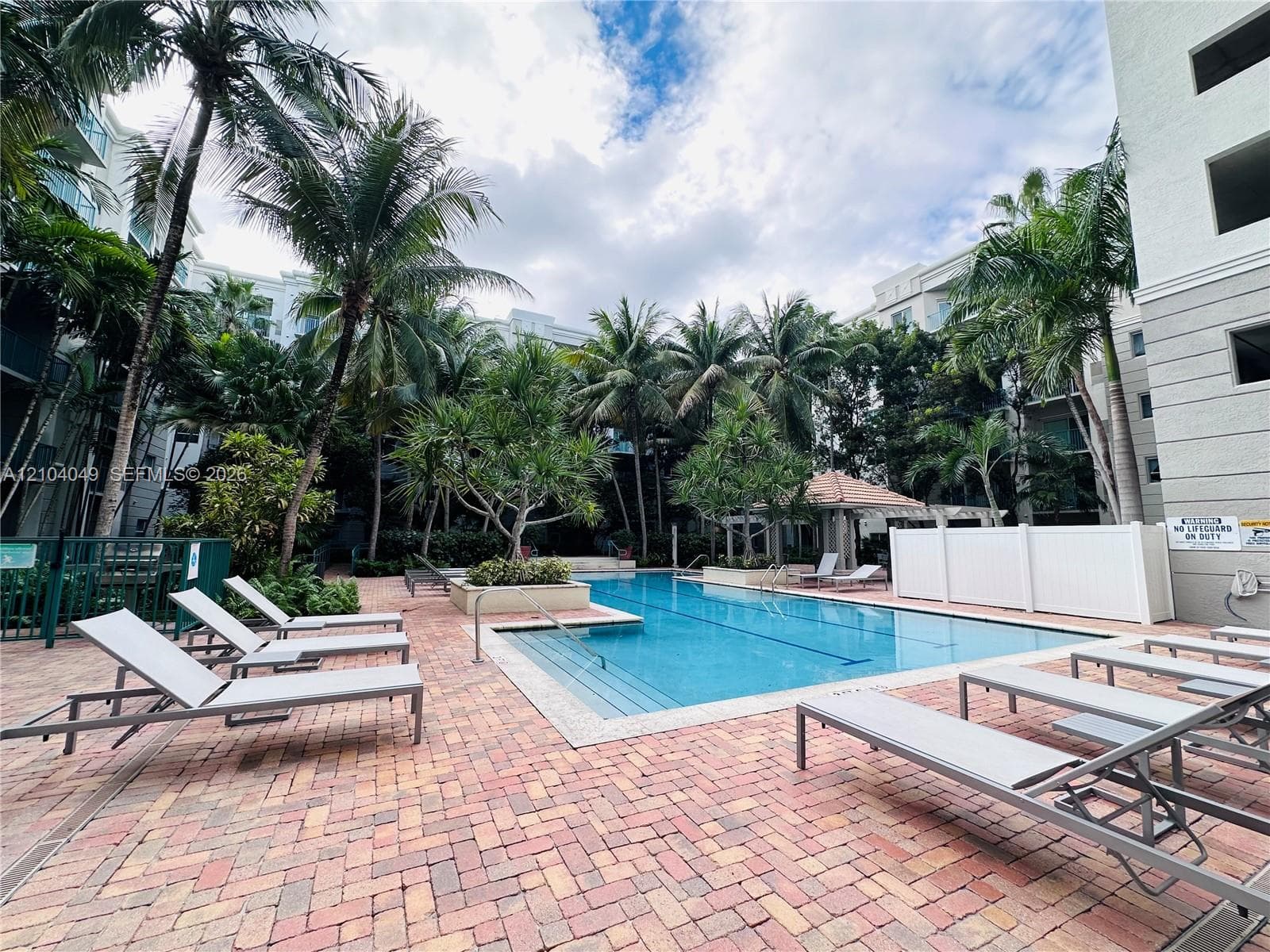 VALENCIA CONDO · #654 in South Miami - Photo 4