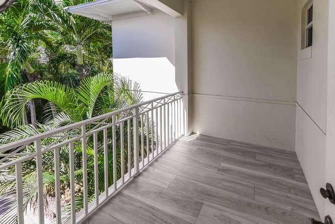 1014 Bay St Jason Morrs 19-034-032-666x4
