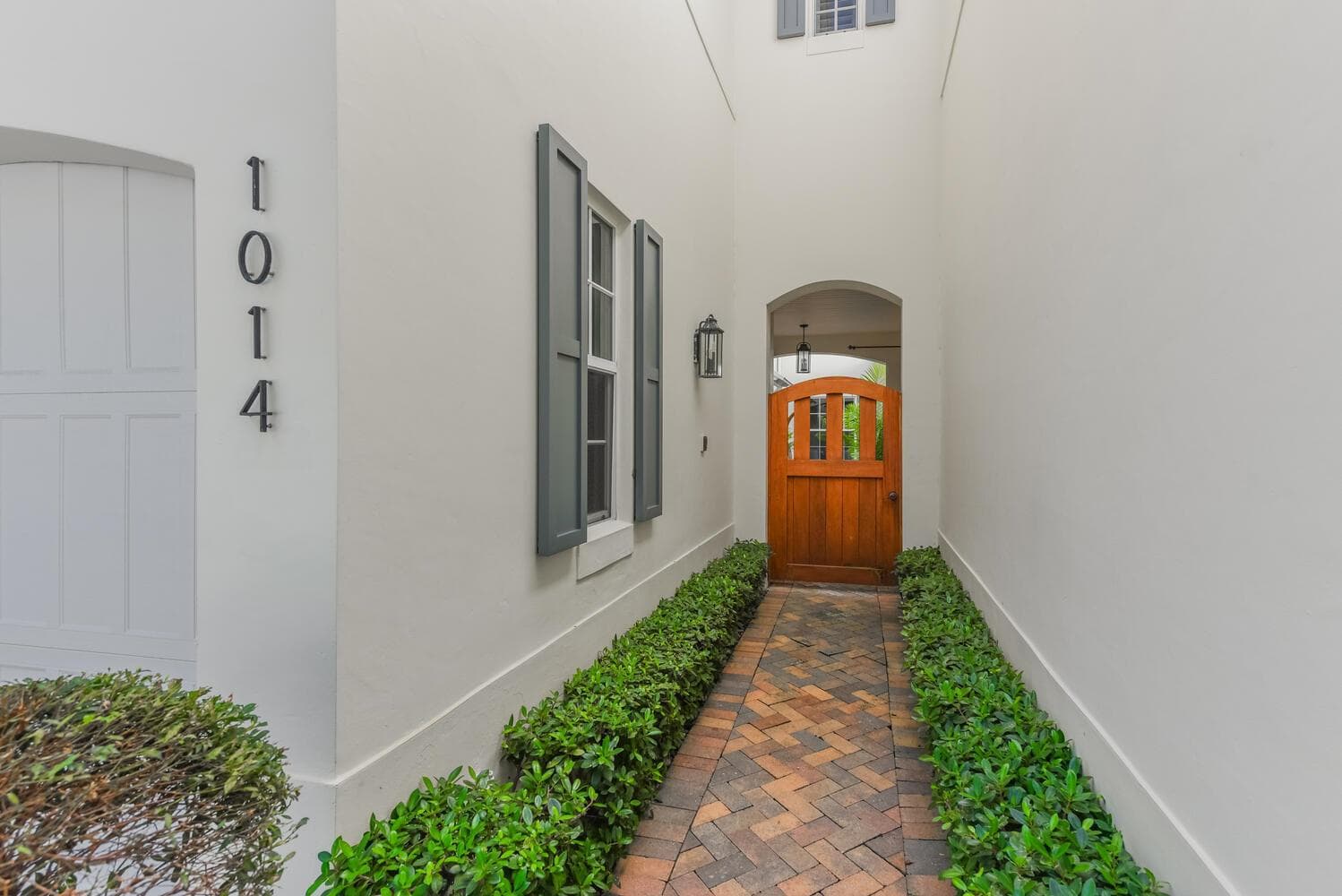 1014 Bay St Jason Morrs 23-005-028-1498x