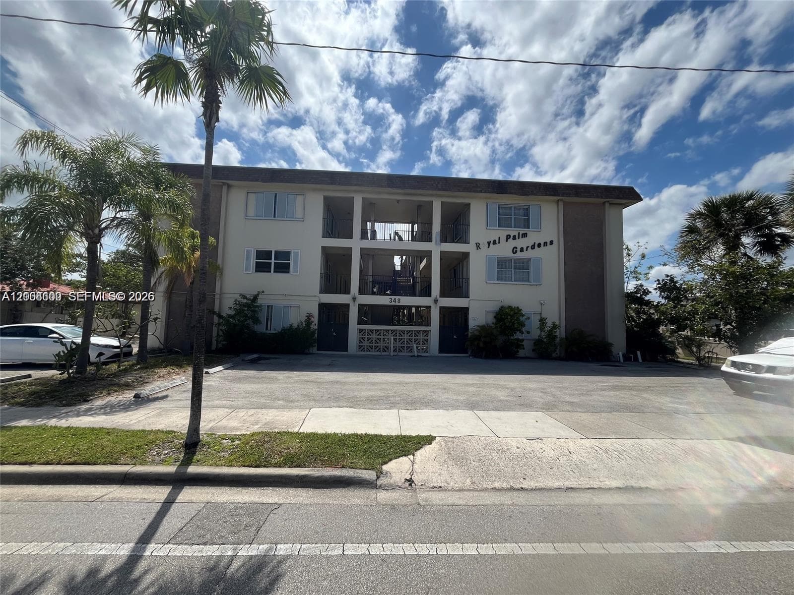 Royal Palm Gardens Condo · #24 in Dania Beach - Photo 1