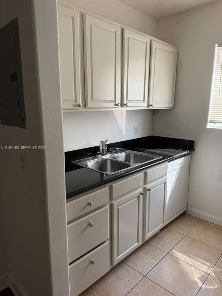 JEFFERSON PLACE CONDO · #12 in Miami Beach - Photo 5