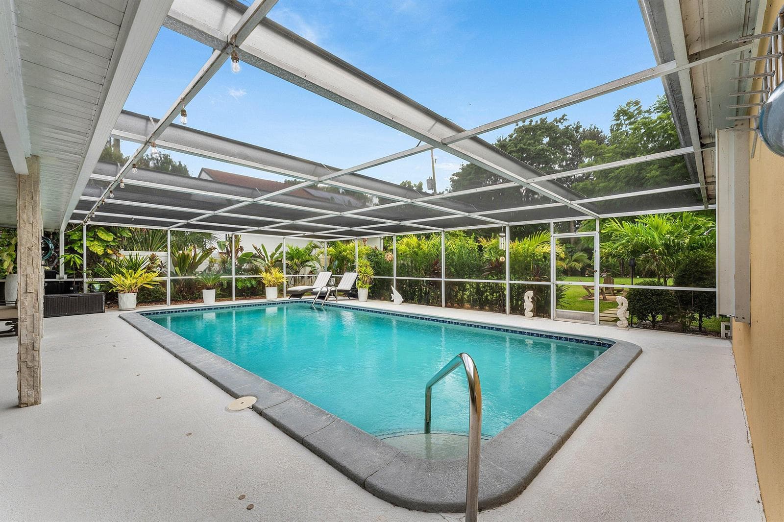 Screened Pool