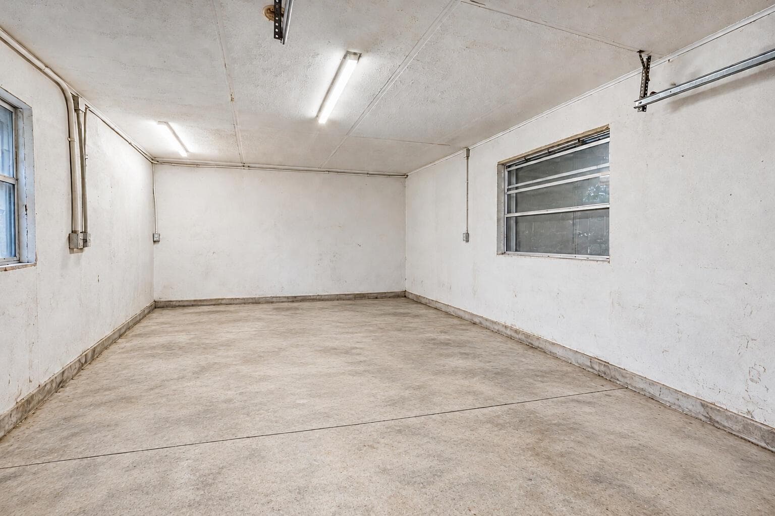 Detached Garage