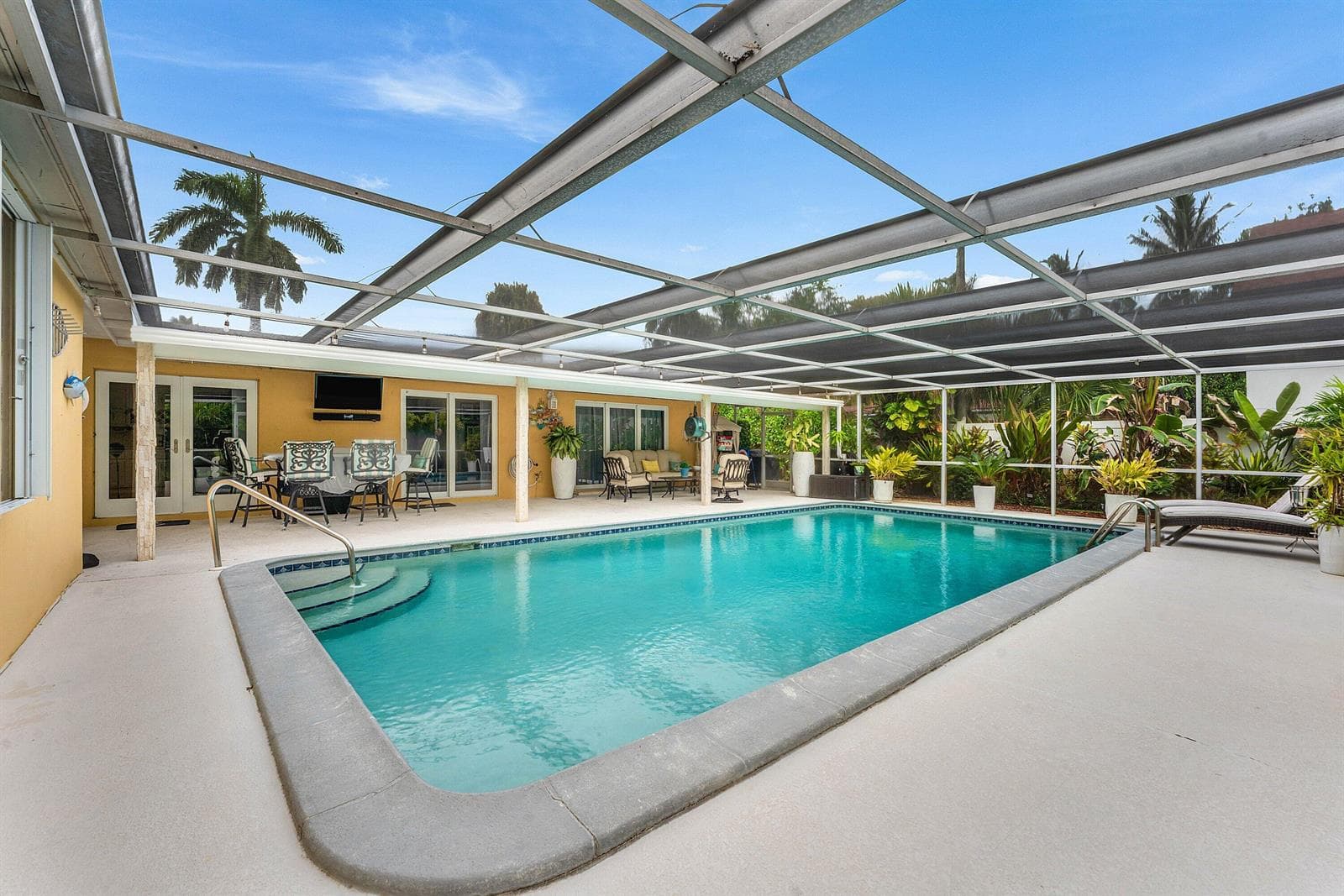 Screened Pool
