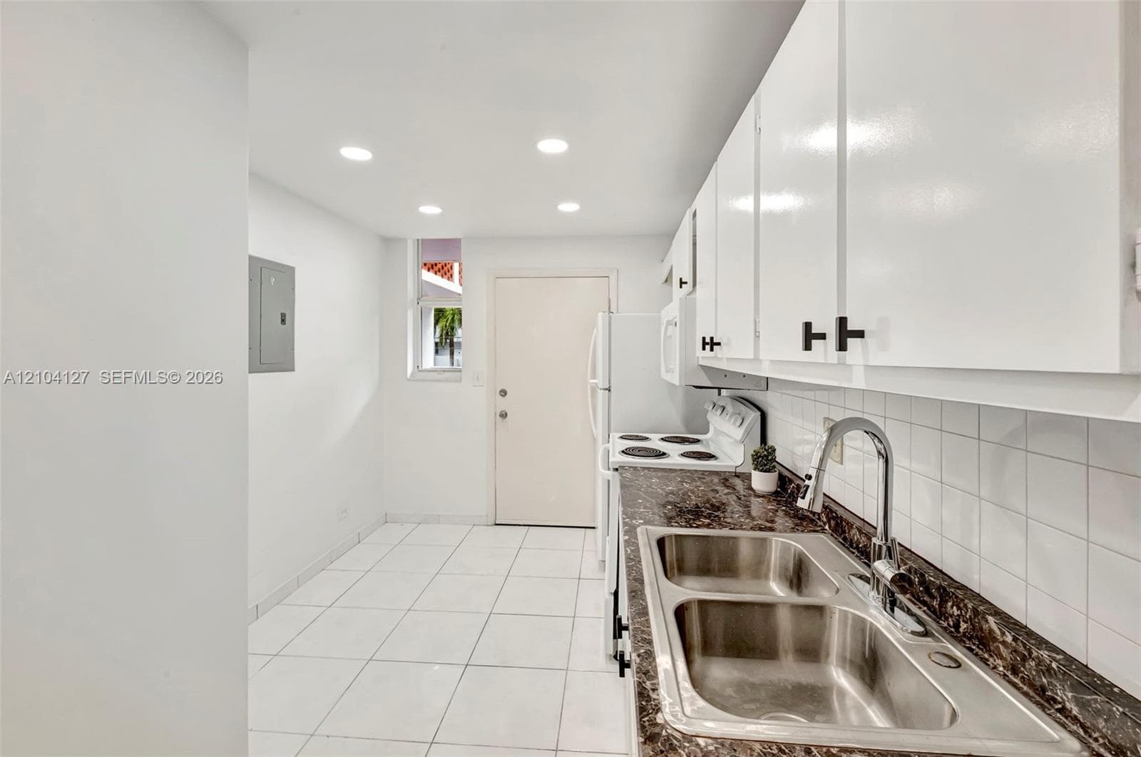 WHITE HOUSE · #205 in North Miami Beach - Photo 14