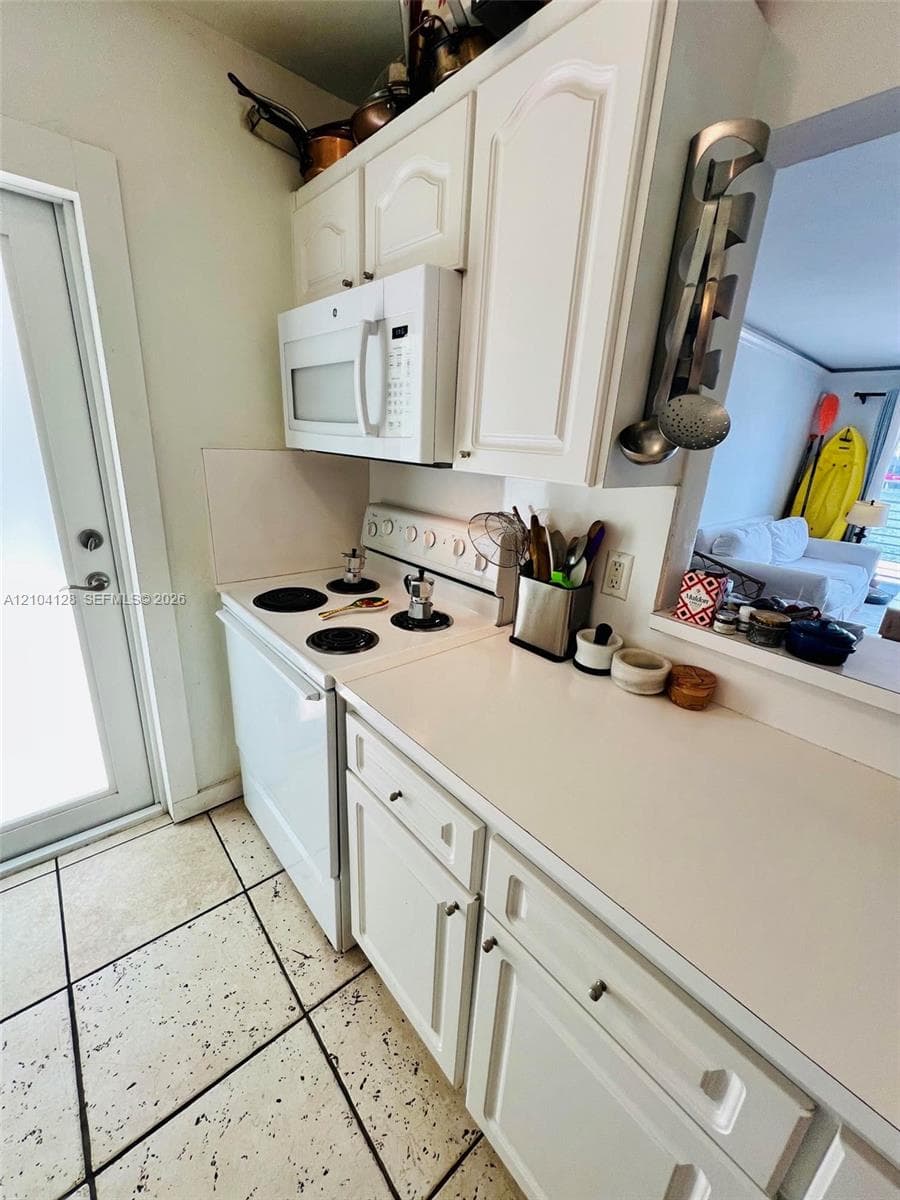 SUNSHINE BAY CONDO · #207 in Miami Beach - Photo 16