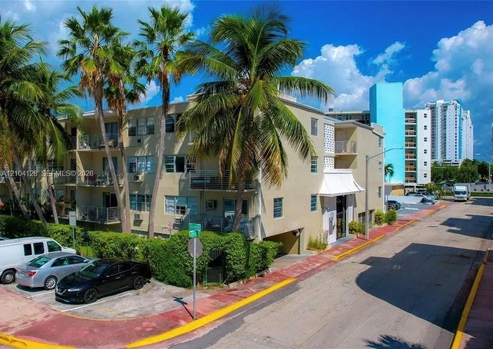 SUNSHINE BAY CONDO · #207 in Miami Beach - Photo 1