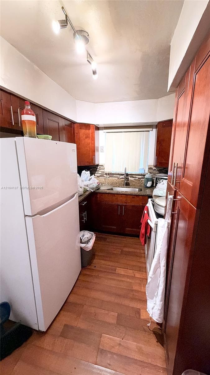 2317 Hope St photo 12