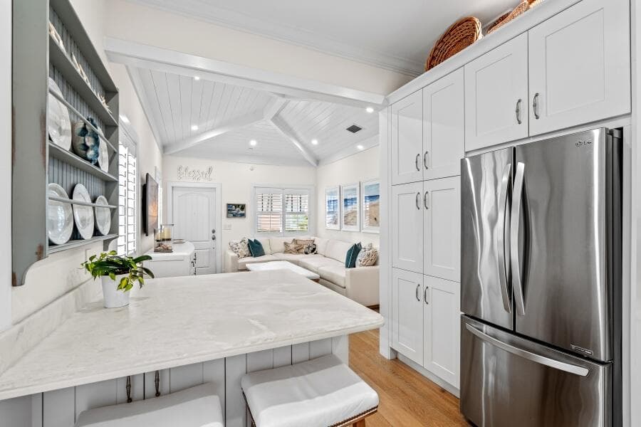 dash_KITCHEN_ANGLE_TO_LIVING