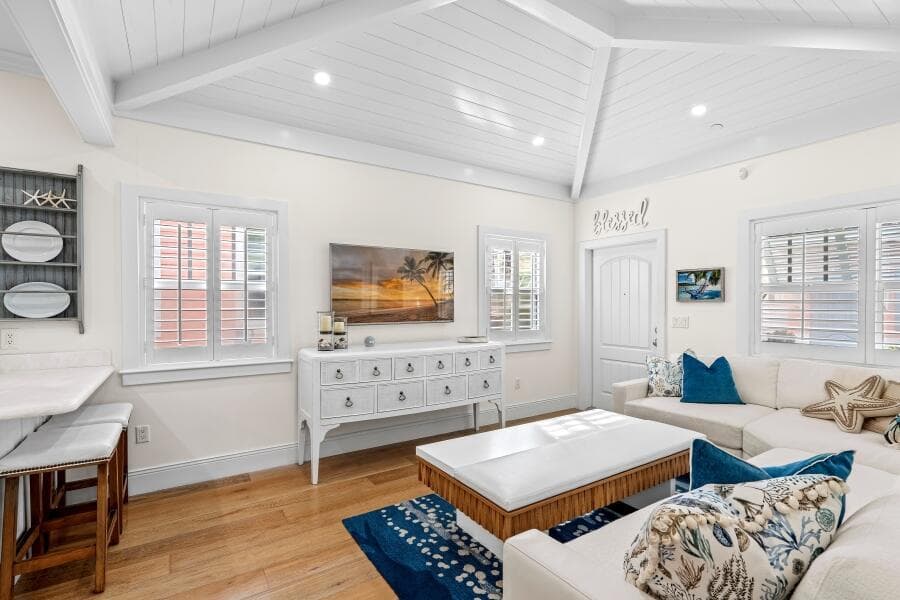 dash_LIVING_ROOM_ANGLE_LEFT