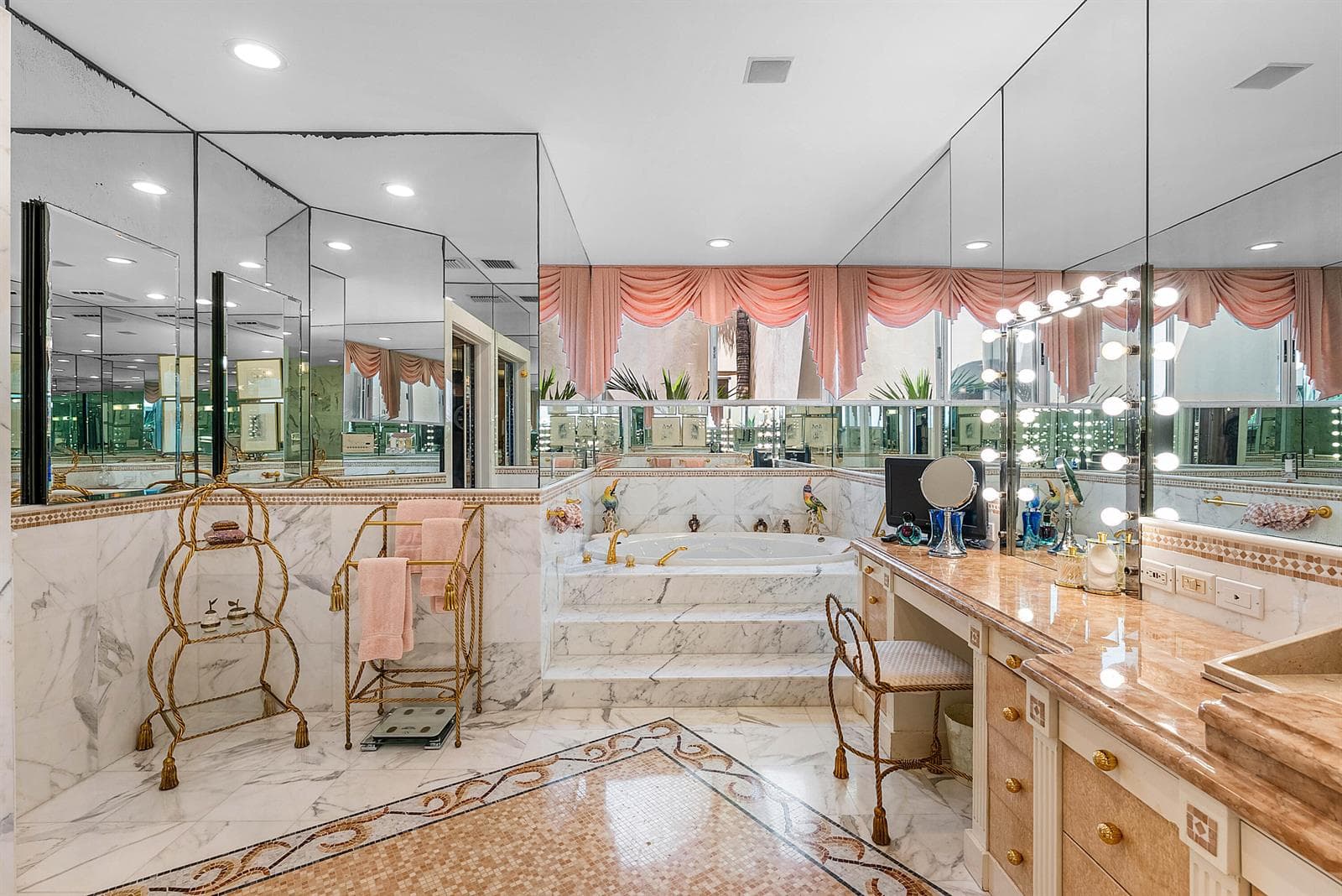 041-13SloansCurveDrive-PalmBeach-FL-3348