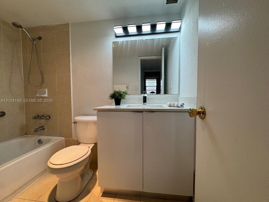 YOLANDA VILLAS CONDO · #410W in Miami - Photo 3