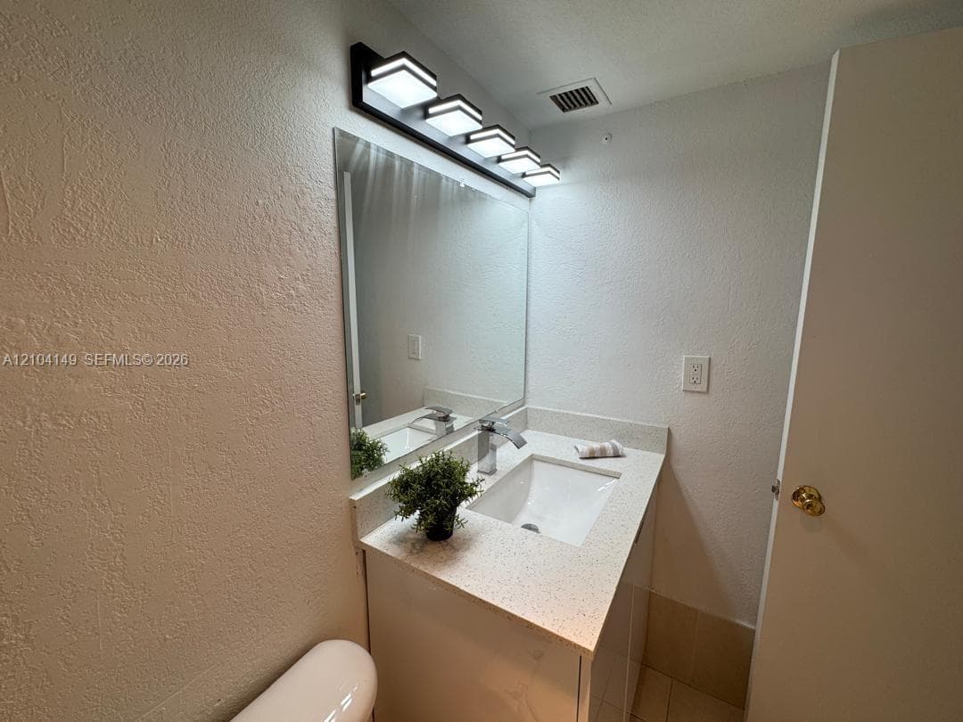 YOLANDA VILLAS CONDO · #410W in Miami - Photo 5