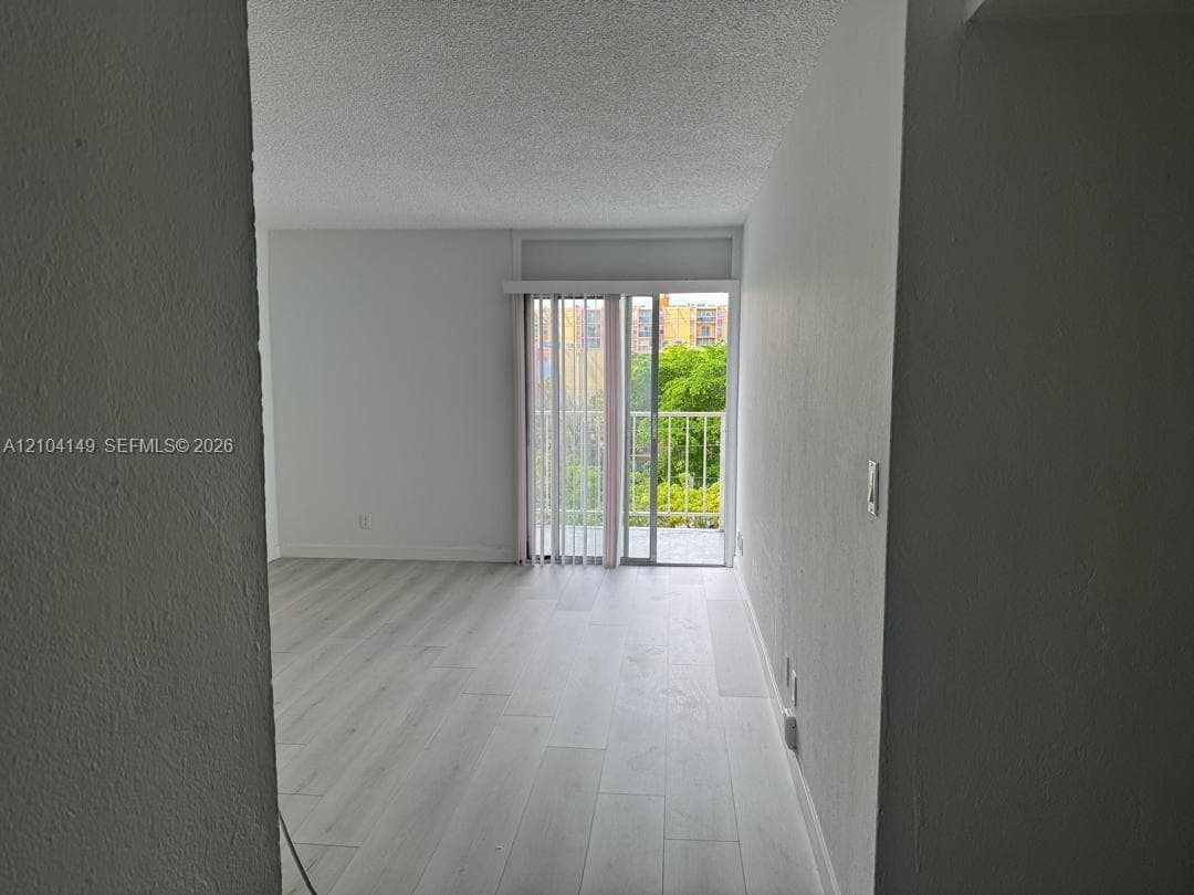 YOLANDA VILLAS CONDO · #410W in Miami - Photo 15