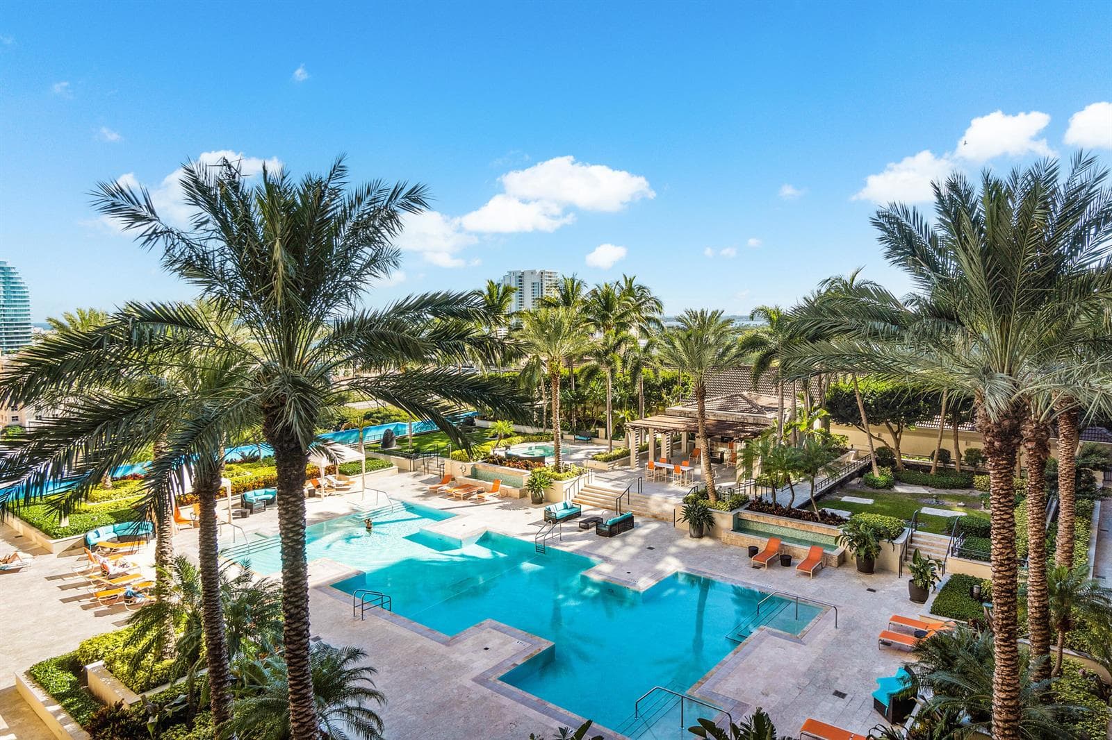 Iconic Resort Like Pool